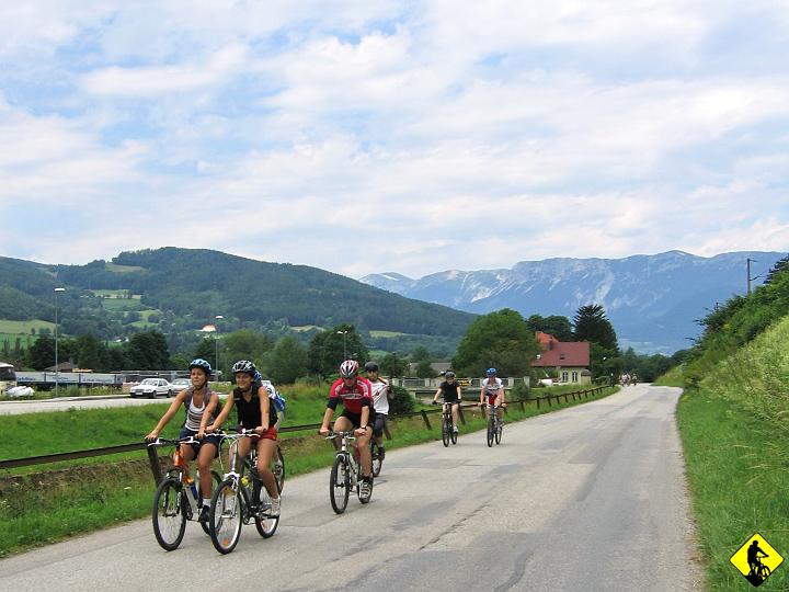 Karta1_ 020.jpg - Grupa (a składało się na nią 17osób - 2cyborgi, 1prowadzący, ja i dziewczyny :) jeszcze uśmiechnięta, bo słoneczko świeci i nikt się nie męczy. A i jeszcze był Janek, ale on to inna kategoria :)